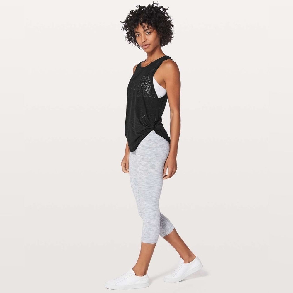 Lululemon Round Two Tank in Black Size 8. - Picture 5 of 8